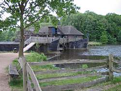 ungarische schwimmende M&uuml;hle